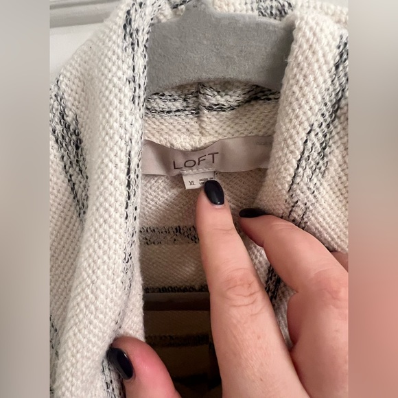 LOFT Sweatshirt - Picture 2 of 5